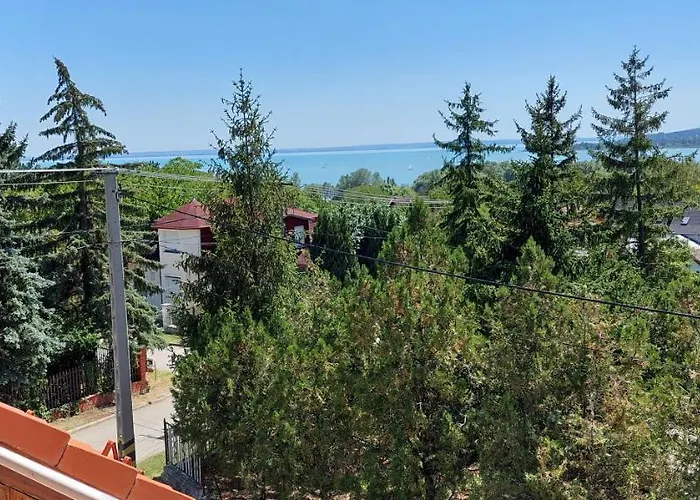 Szikszai Apartment Balatonfuzfo